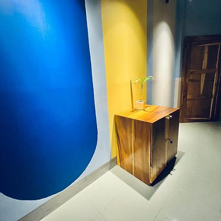 Por Chey Guesthouse Battambang Exteriör bild
