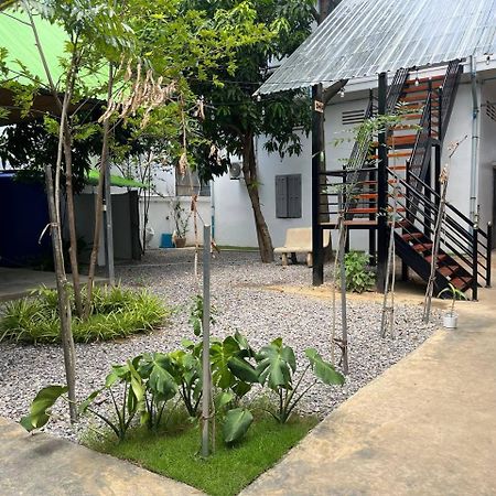 Por Chey Guesthouse Battambang Exteriör bild