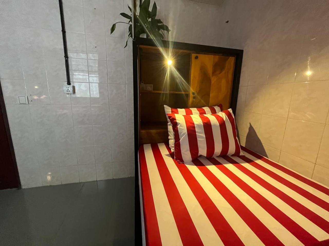 Por Chey Guesthouse Battambang Exteriör bild