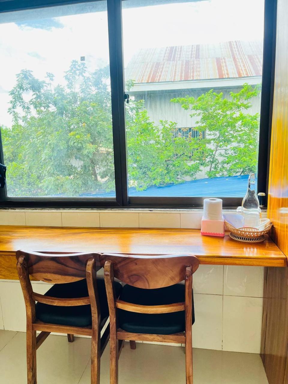 Por Chey Guesthouse Battambang Exteriör bild