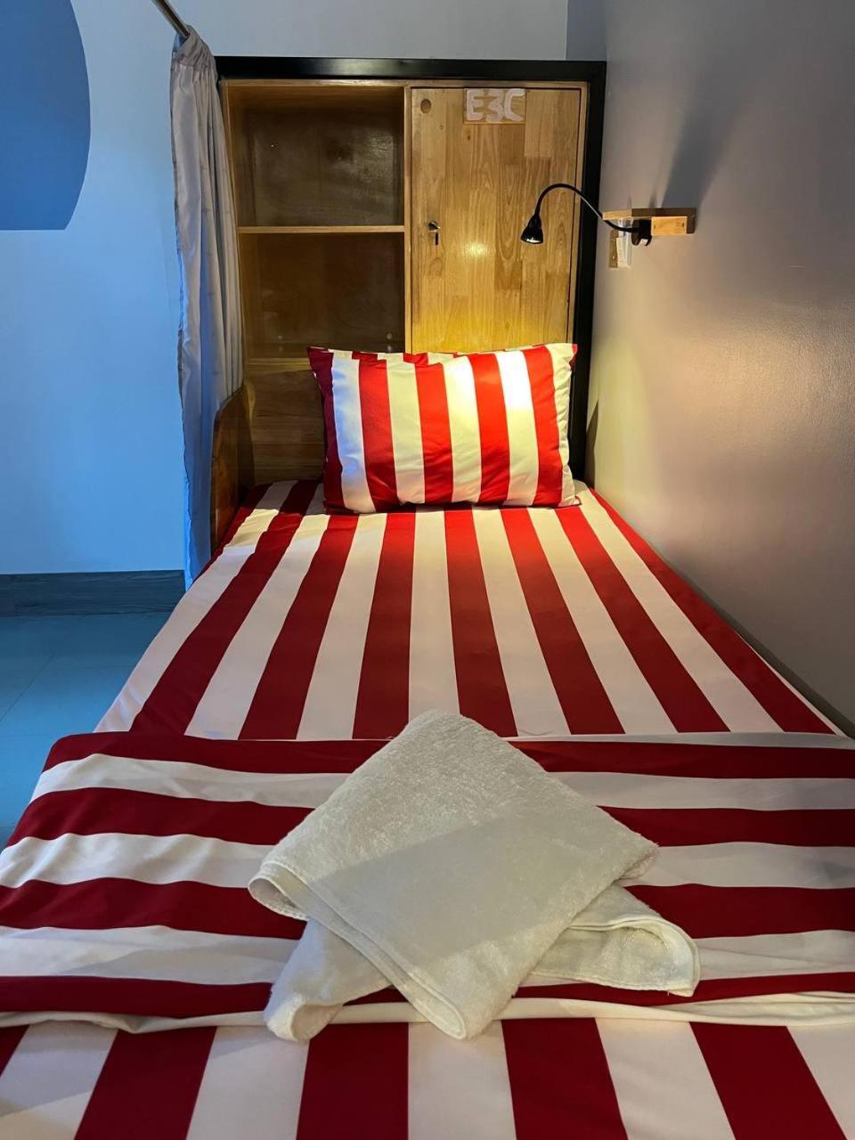Por Chey Guesthouse Battambang Exteriör bild