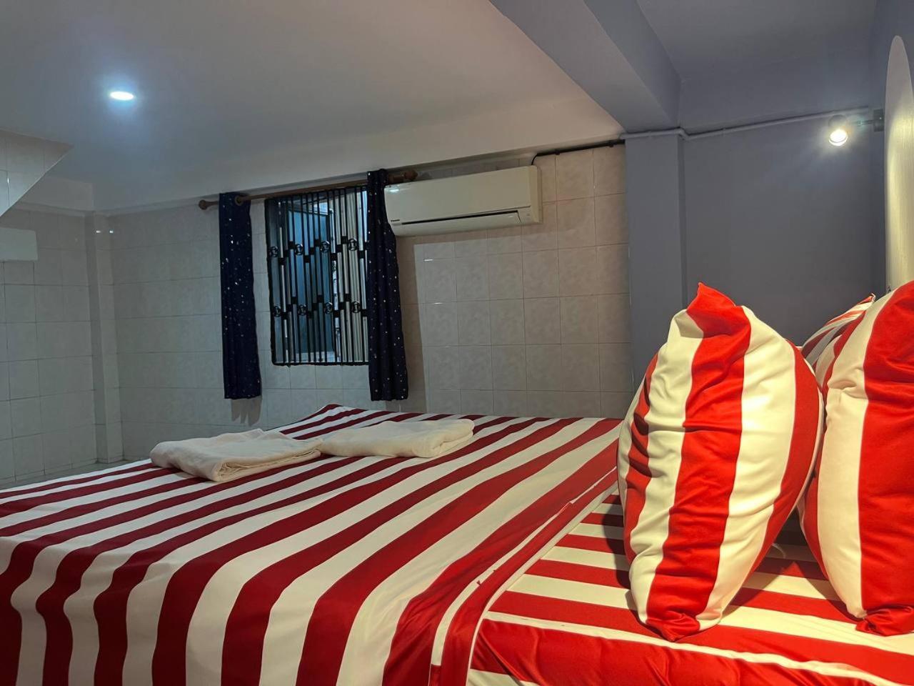 Por Chey Guesthouse Battambang Exteriör bild